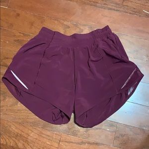 lululemon hotty hot shorts 4” inseam size 2